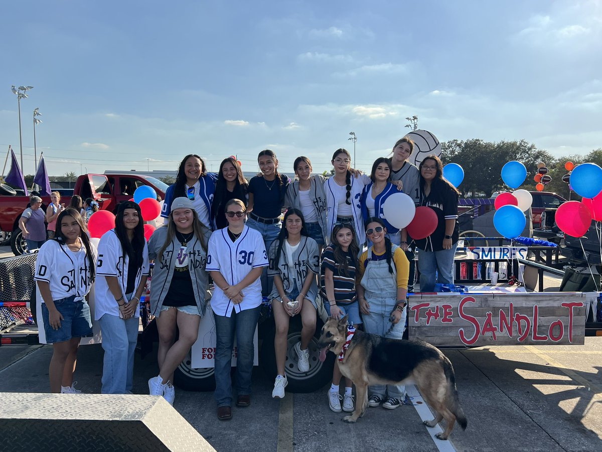 CMBrandenburg20's tweet photo. Homecoming Parade last week &amp; our #SoarerOfTheWeek went to Sophomore, Yasmin Velasquez! 🥎 #FalconSoftball #JVPride 💜💛🦅 https://t.co/P8OPluyaKQ