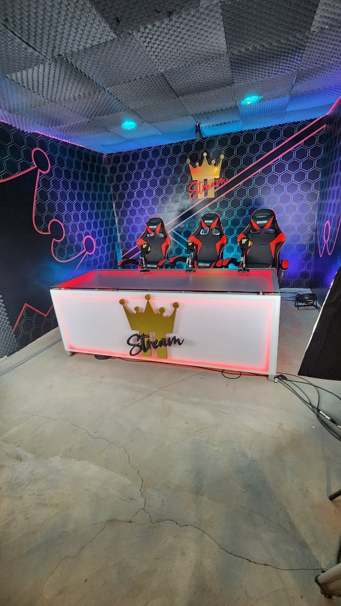 Arrancamos con <a href="/HeberYbaez/">Heber Ybañez</a> <a href="/IannottiRomina/">Romina Iannotti</a> #stream youtube.com/live/NQd9DHNdp…