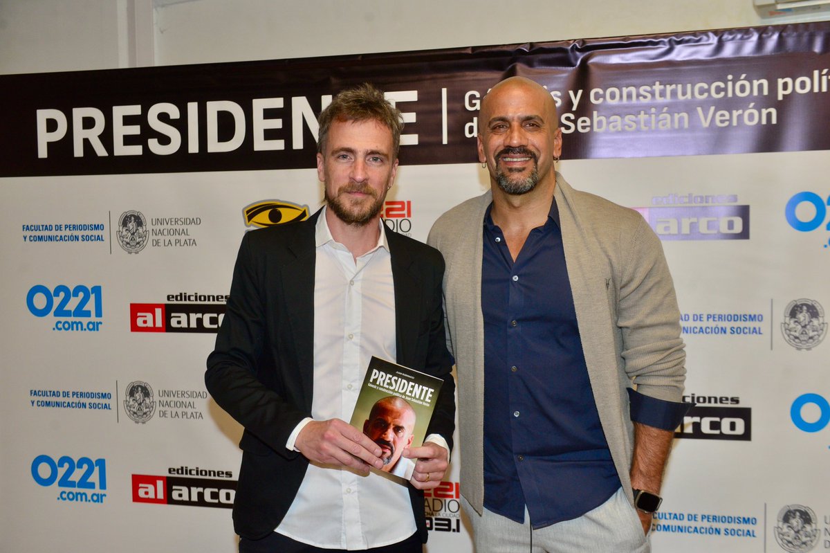 🇦🇹🎁 ¡SORTEO ALBIRROJO!

Vamos a estar sorteando un ejemplar de "Presidente, génesis y construcción política de Juan Sebastian Verón", libro recientemente lanzado y escrito por <a href="/JuanRubinacci/">Juan Rubinacci</a>.

➡️ Para participar es muy fácil:

- Dar RT y like al tweet.
- Seguir a