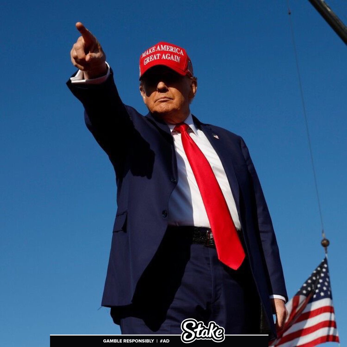 TateNews_'s tweet photo. 🚨BREAKING: Andrew Tate will be officially voting for Donald Trump https://t.co/8YG9b7vnad