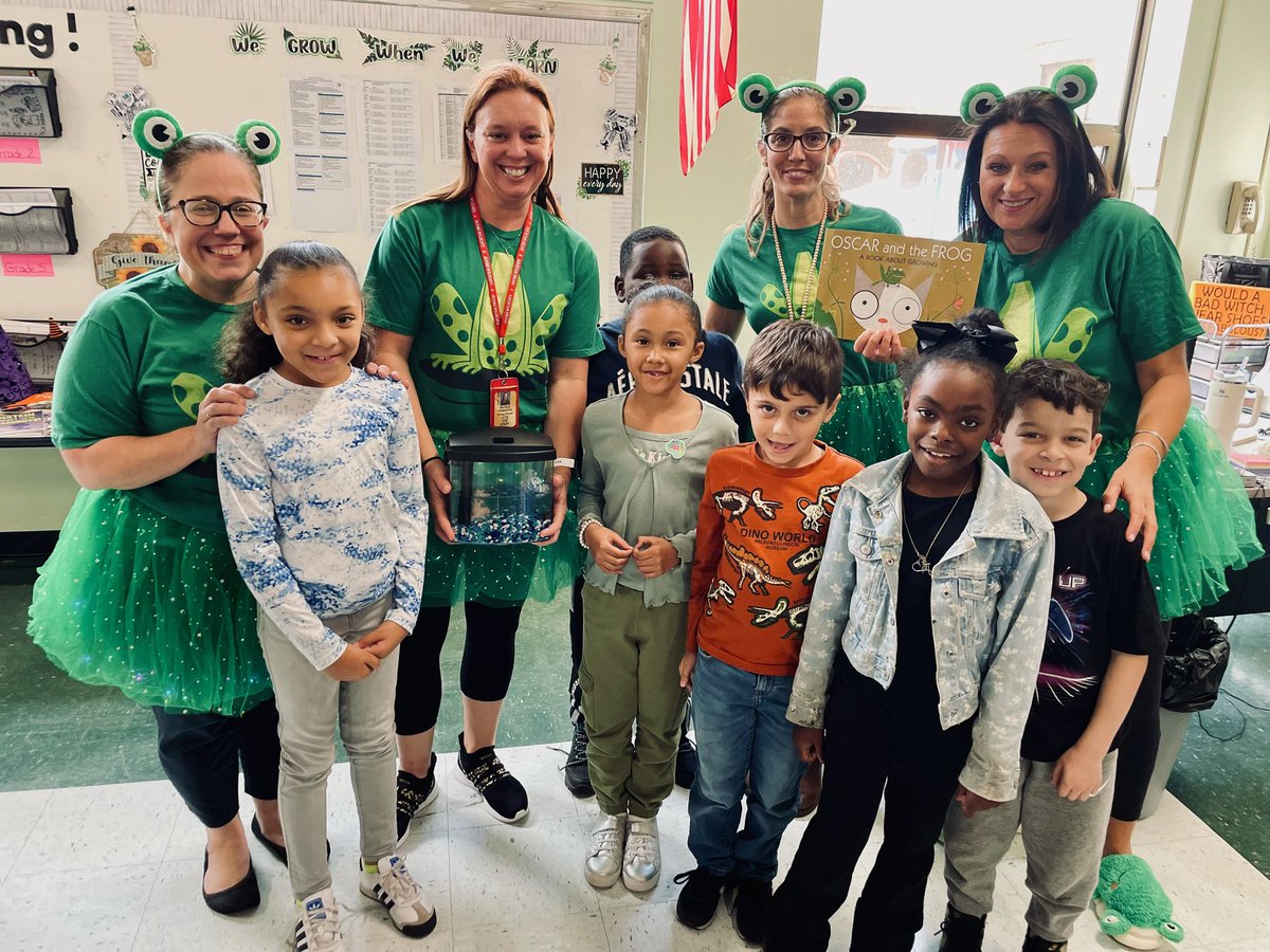 Great visit from second grade as they work on their unit on life cycles of frogs! <a href="/NicoleM6970/">Nicole Petrocelli - Mastroianni</a> <a href="/MathIrving/">Math Zone Irving School</a> <a href="/IrvingTwo/">Grade Two Irving School</a>