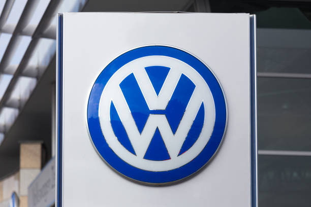 StocKorner's tweet photo. VW’s deep restructuring plan revealed! At least three German factories face closure, affecting thousands of jobs. A major move by Europe's biggest carmaker to reduce costs.
#VW #AutoIndustry #GermanyNews #Layoffs #BusinessRestructuring https://t.co/iK82DhdNNO
