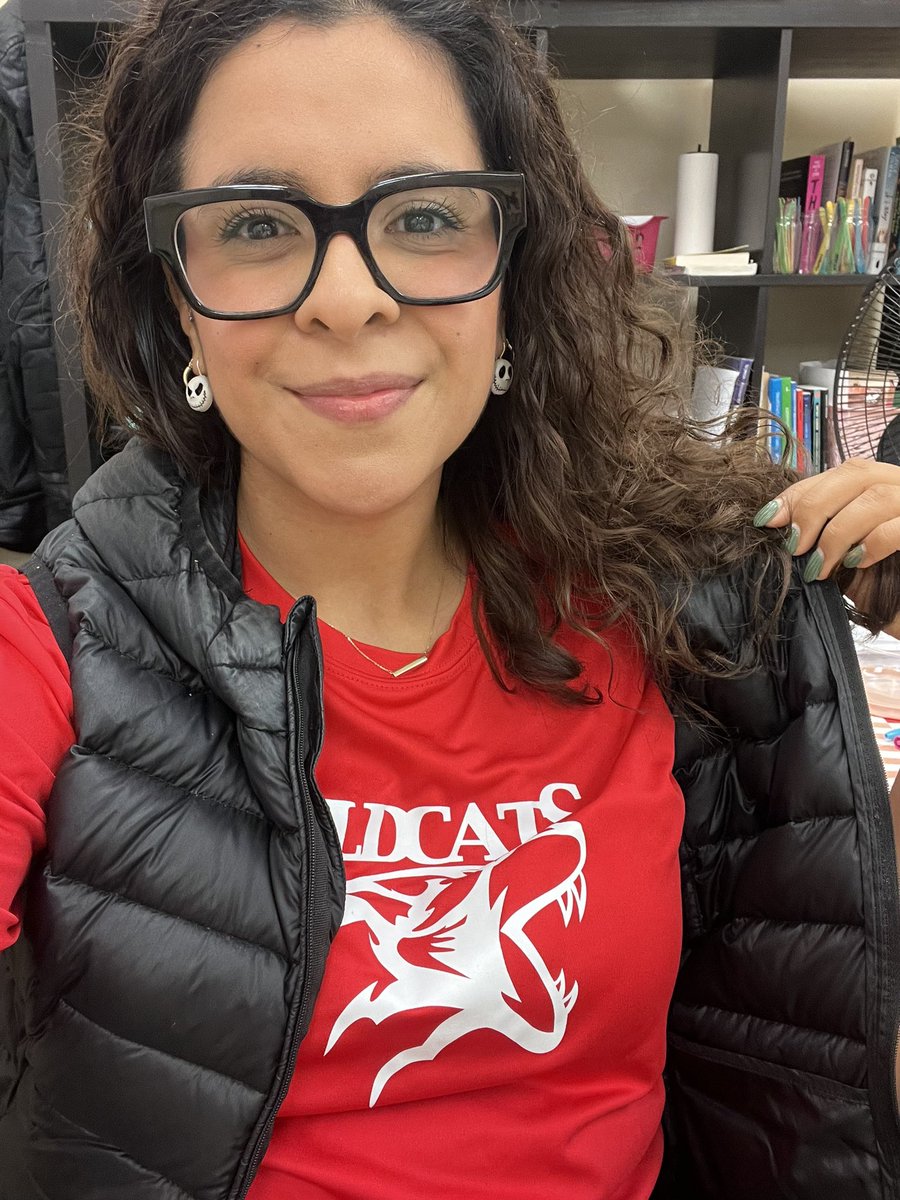 jocelynmcastro's tweet photo. Wearing my #redfored today and tomorrow! Thank you to those bargaining for our profession! https://t.co/Jy0czRm3fu