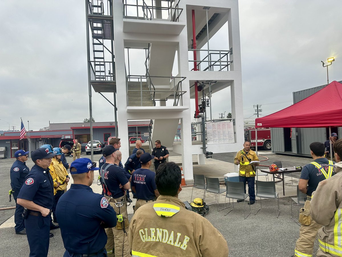 GlendaleFireCA's tweet photo. Ready for live fire training at the Training Center. Companies will be rotating through for the next few days. Our members constantly train because their lives and yours depend on it! #mygfd #MyGlendale https://t.co/6NAWKM8yfn