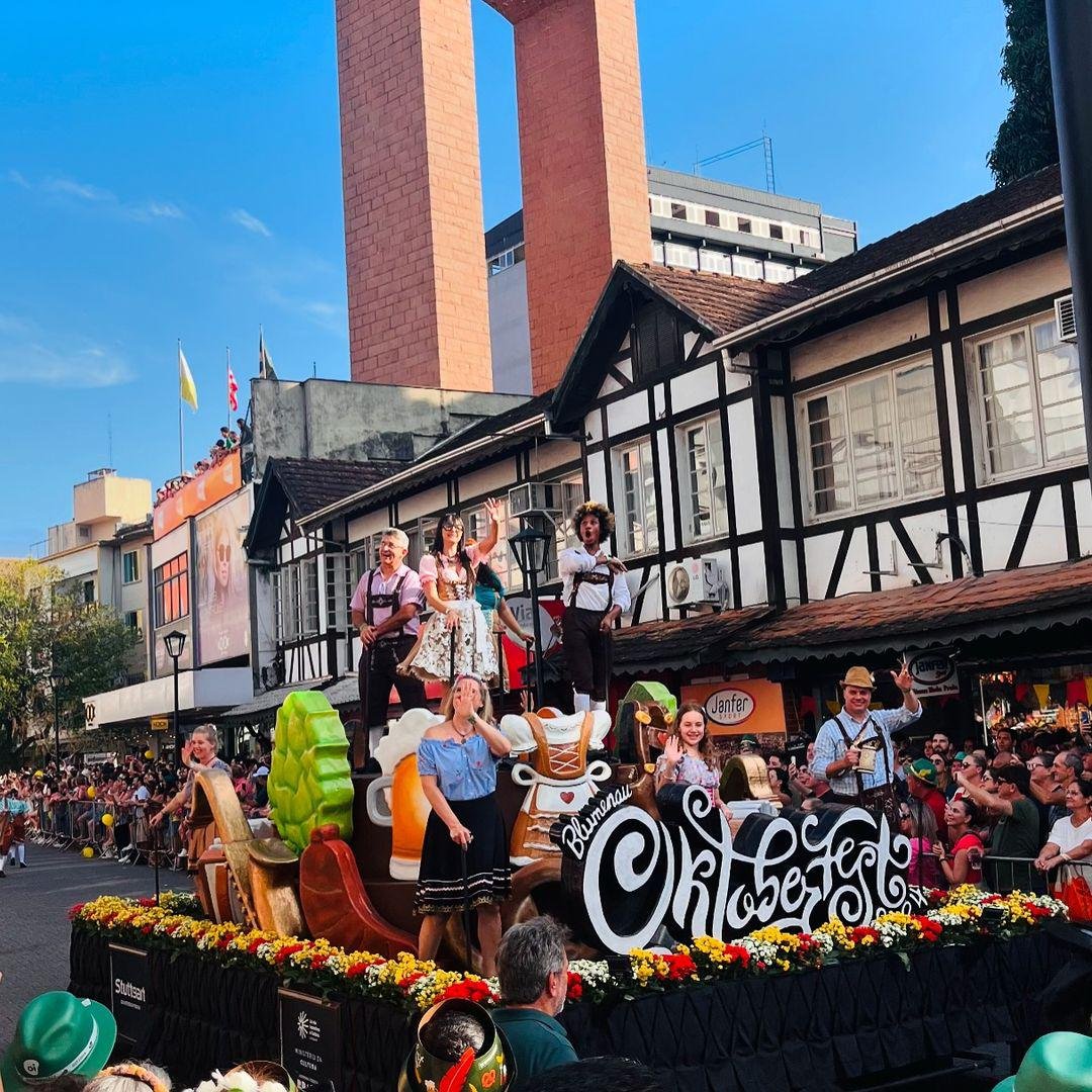 sllz25's tweet photo. Oktoberfest Blumenau https://t.co/pOz97j8Njh