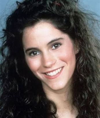 PurpleFlashback's tweet image. Happy Birthday to Jami Gertz who was born on this day in 1965.

#JamiGertz
#TheLostBoys