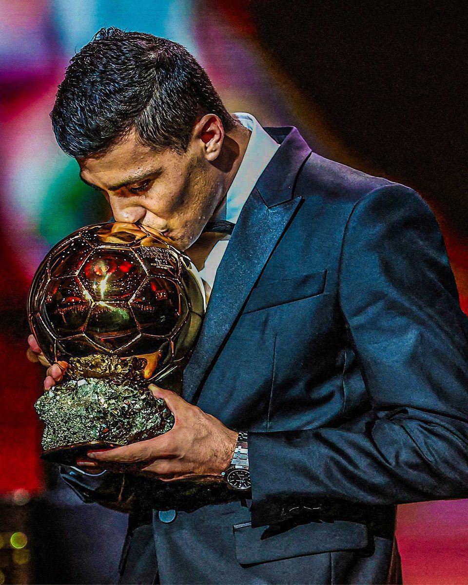 the_podkat's tweet photo. RODRI IS THE 2024 MEN’S BALLON D’OR WINNER! 🌟 https://t.co/wdx2ftdUpG