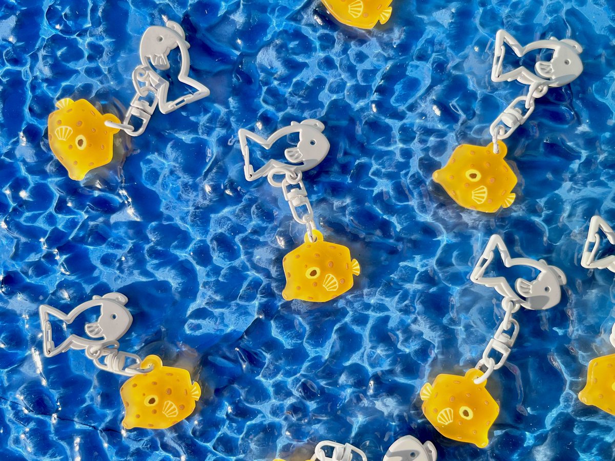 tokkibada's tweet photo. what if we were 2 boxfish and kissed https://t.co/Jj9R6Tn7fp