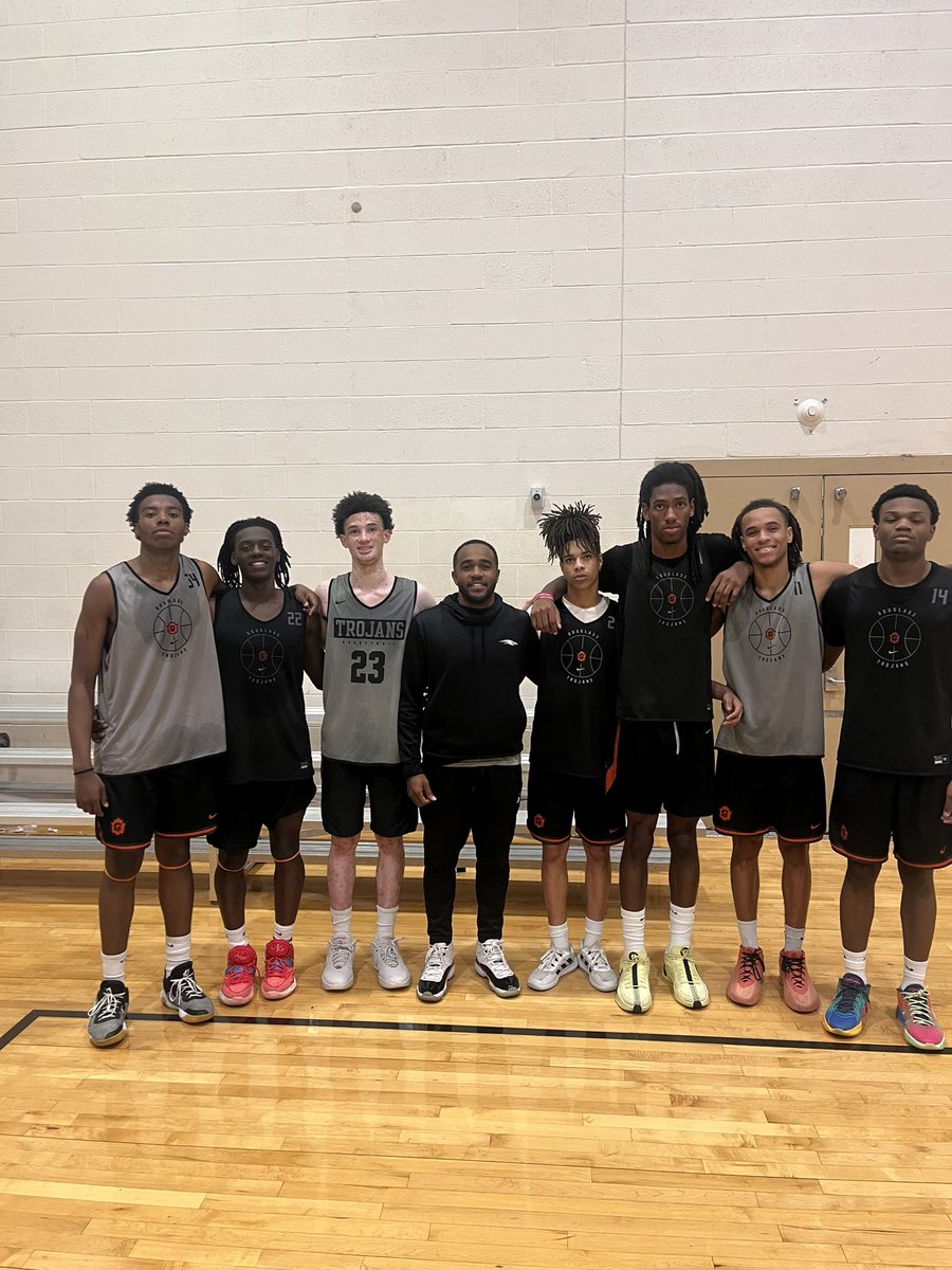 Douglass Boys Basketball (@douglassb900n) on Twitter photo Thank you <a href="/CoachTalleyOC/">Kendre Talley</a> for coming out to watch our DUDES practice today!
#PrideoftheEastside Thank you <a href="/CoachTalleyOC/">Kendre Talley</a> for coming out to watch our DUDES practice today!
#PrideoftheEastside