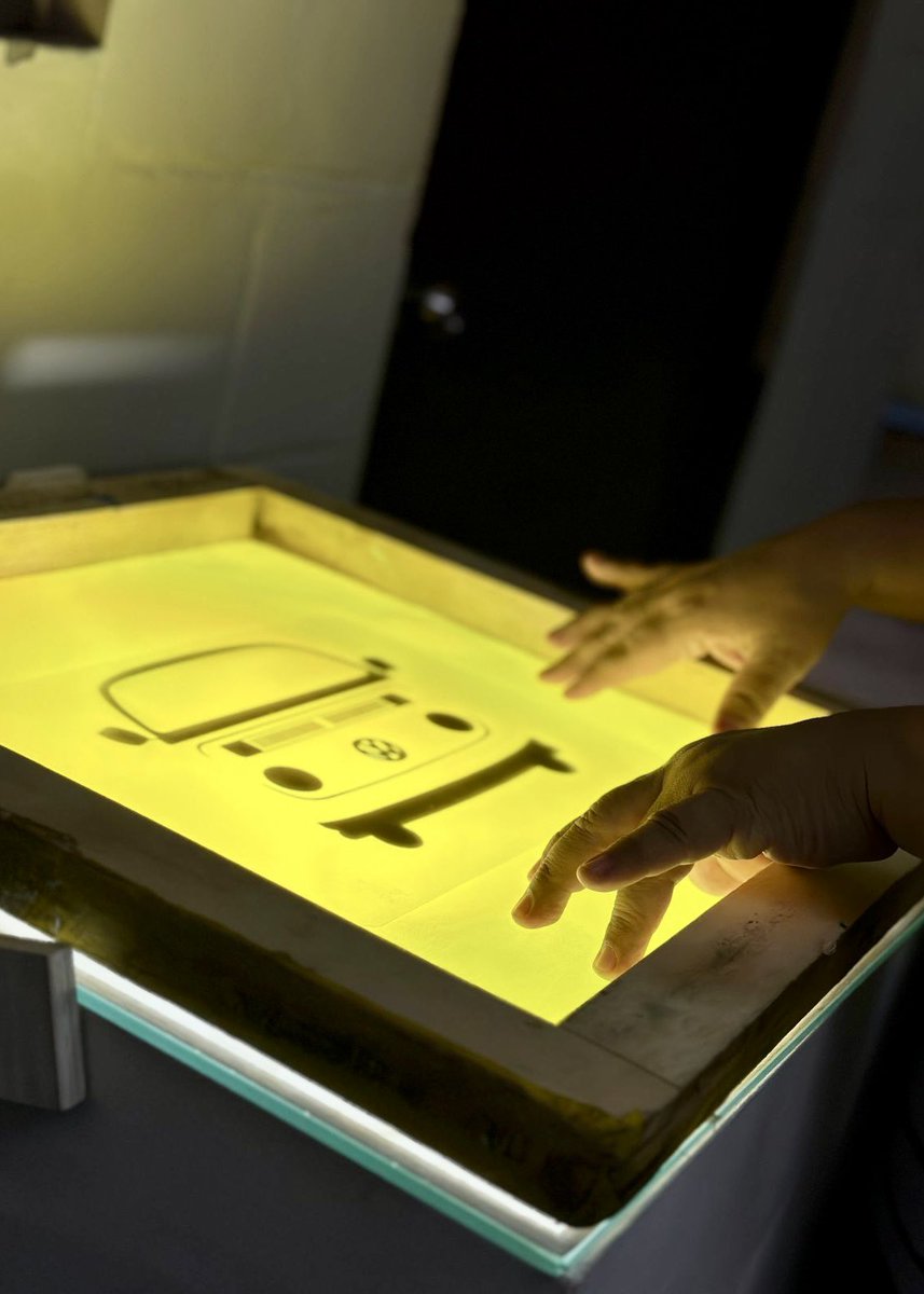 AlcaldiaAntiguo's tweet image. ¡Creatividad y técnica en cada paso! 

🌟🖌️ Disfrutamos de una jornada de aprendizaje en el Taller de Serigrafía, trabajando el proceso de revelado en cuarto oscuro. 

#Serigrafía #CuartoOscuro #Diseño