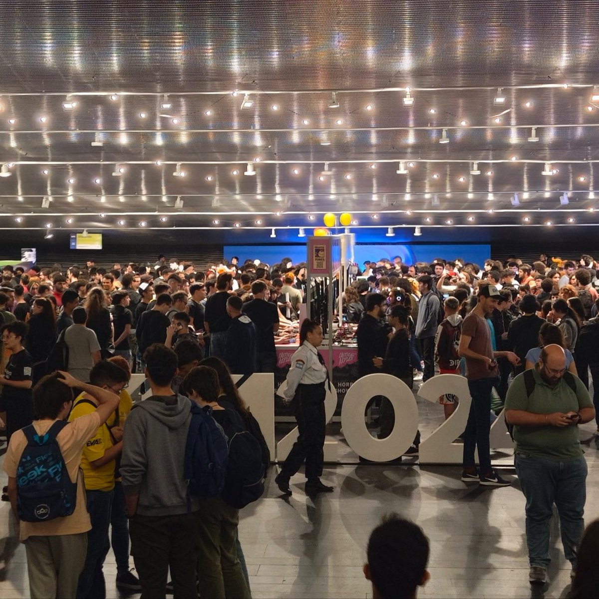 Unionizing_VG's tweet photo. En síntesis, la #EVA2024 demostró que en Argentina se desarrollan videojuegos a lo loco, aunque las reglas de juego laborales en esta industria desfavorecen muchísimo a quienes la trabajan.

¿Qué opinión tenés sobre todo esto?

#UnionizingVideogames 🎮
#PoneteEnPlay 

5/5 https://t.co/rj2rFIstQw