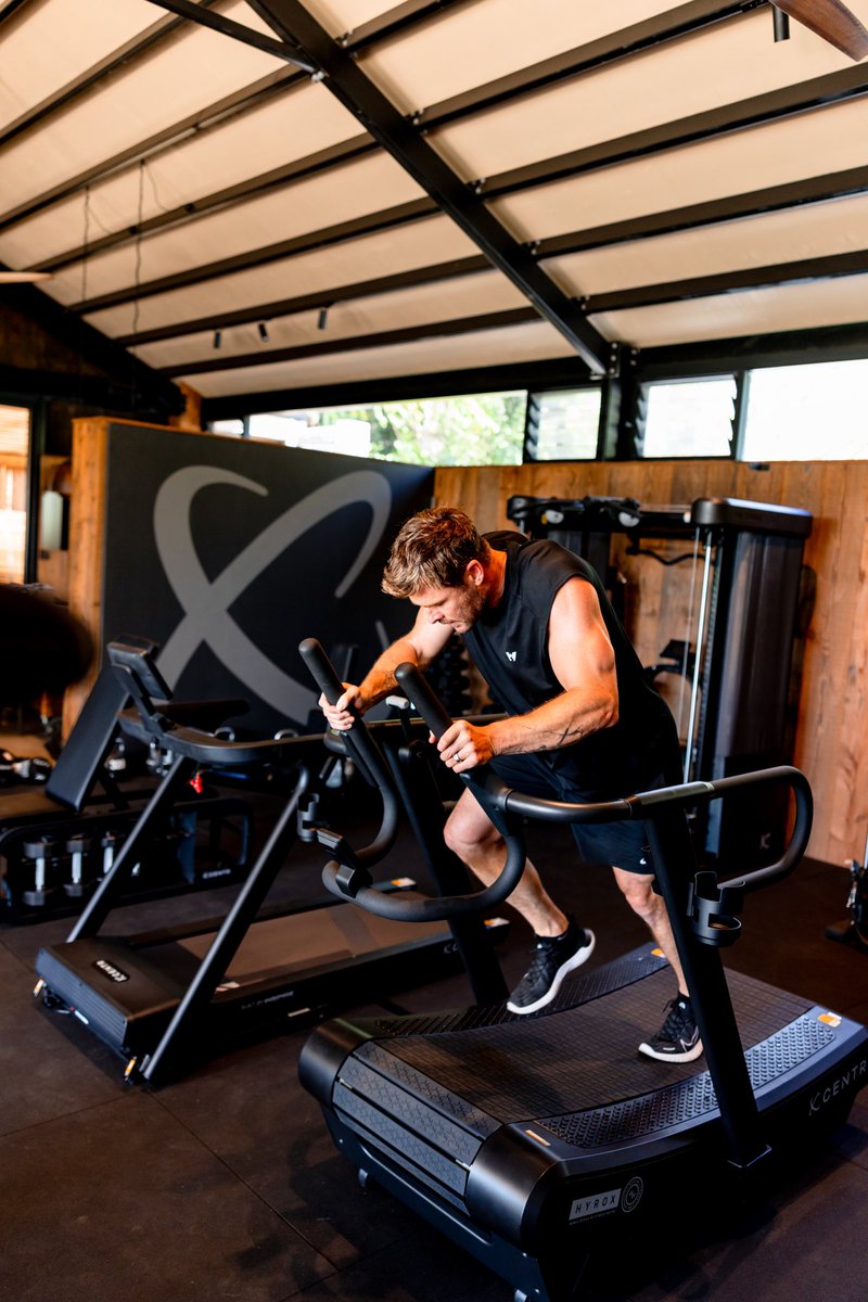 chrishemsworth's tweet image. First official cardio session on one of the @CentrFit Treadmills from our brand new collection! So much hard work went into creating this, and we're excited to finally share it with you.
🔗: bit.ly/48qyIuw