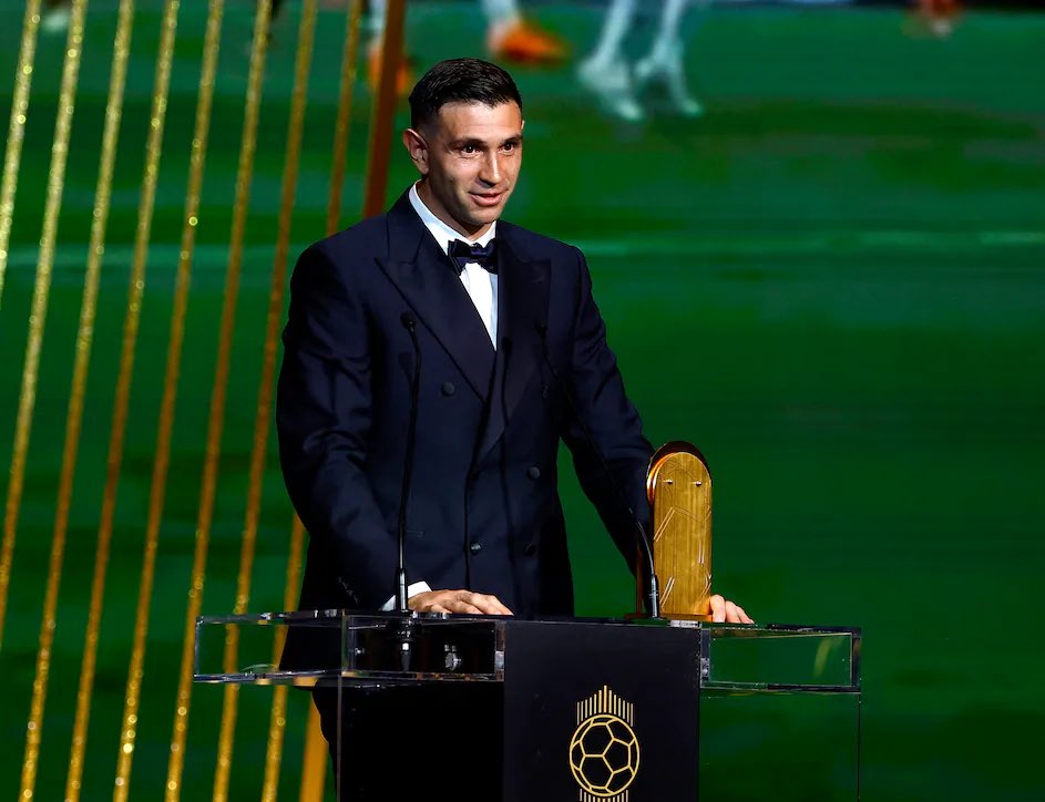 GbApAI7XIAAllgO?format=jpg&name=medium