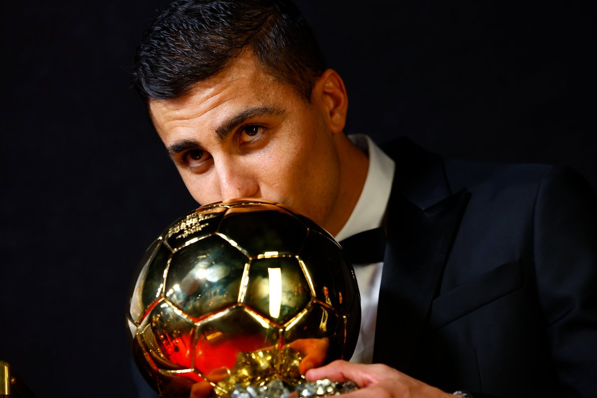 ballondor's tweet photo. Rodri, eyes on the prize! 🤩

#ballondor https://t.co/UWy0vsezK0