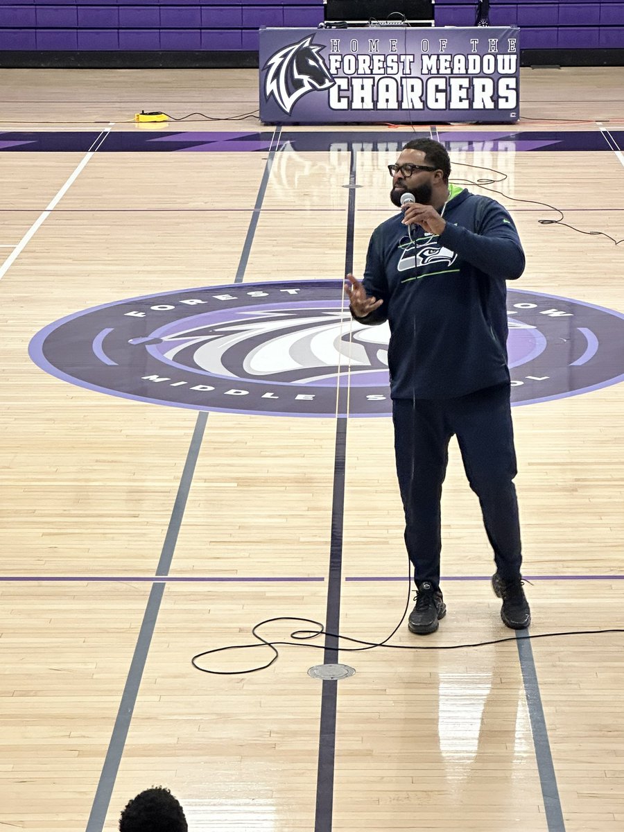 Got to hear amazing former #UTEPMiner &amp; <a href="/Seahawks/">Seattle Seahawks</a> player <a href="/MrGReed61/">Germard</a> encouraging students to #Gobeyondgreat &amp; follow their dreams no matter how large! Thank you for letting me try on the rings!  #Minerproud #UTEPFootball #PicksUp <a href="/UTEPAthletics/">UTEP Miners</a> #RedRibbonWeek <a href="/ForestMeadowMS/">Forest Meadow MS</a>