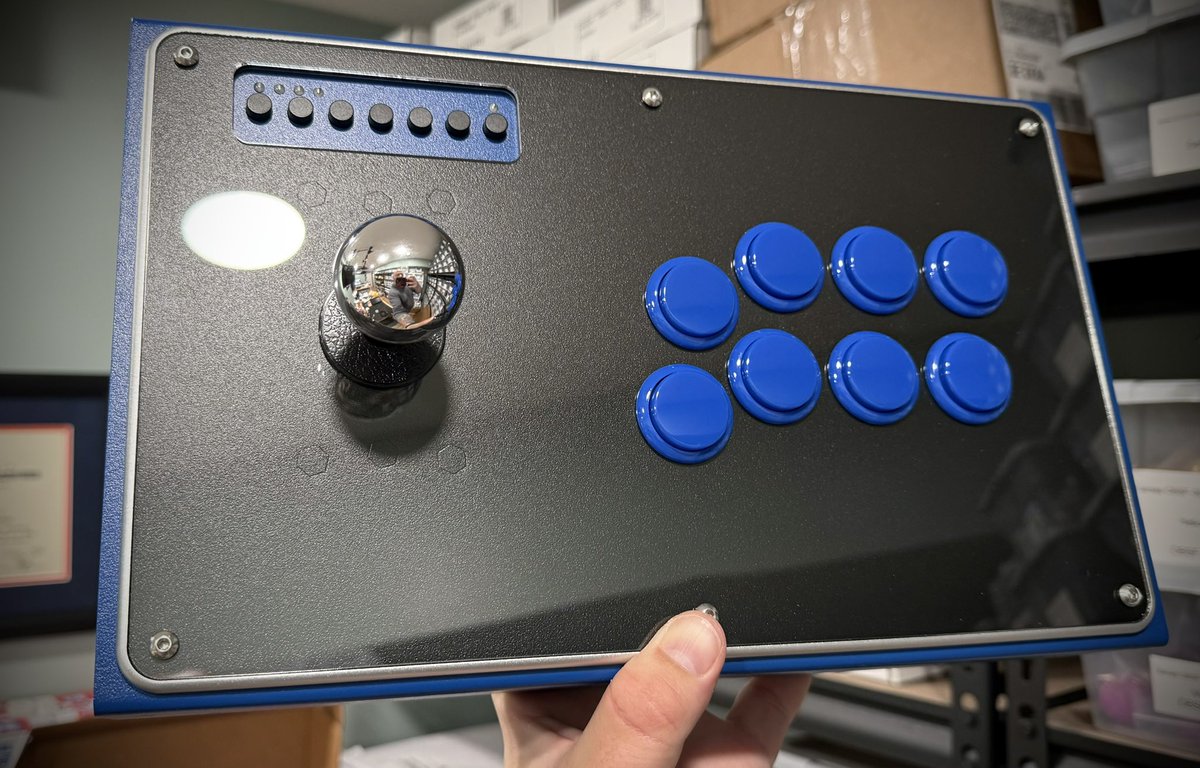 JasensCustoms's tweet photo. Fresh new #PanzerFightStick4 build for EA! Vewlix layout, blue chassis and some custom aluminum parts make it pop! #FightStick #BrookInside #JLX #Samducksa https://t.co/SBNAtnQsVU