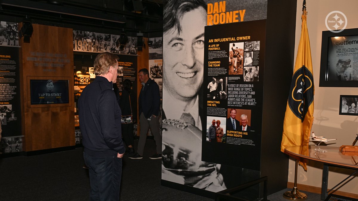 steelers's tweet photo. Good to have @nflcommish at the Hall of Honor Museum today!

Book your tour ➡️ https://t.co/VOu5SjsoIJ https://t.co/urD7rwH8Bm