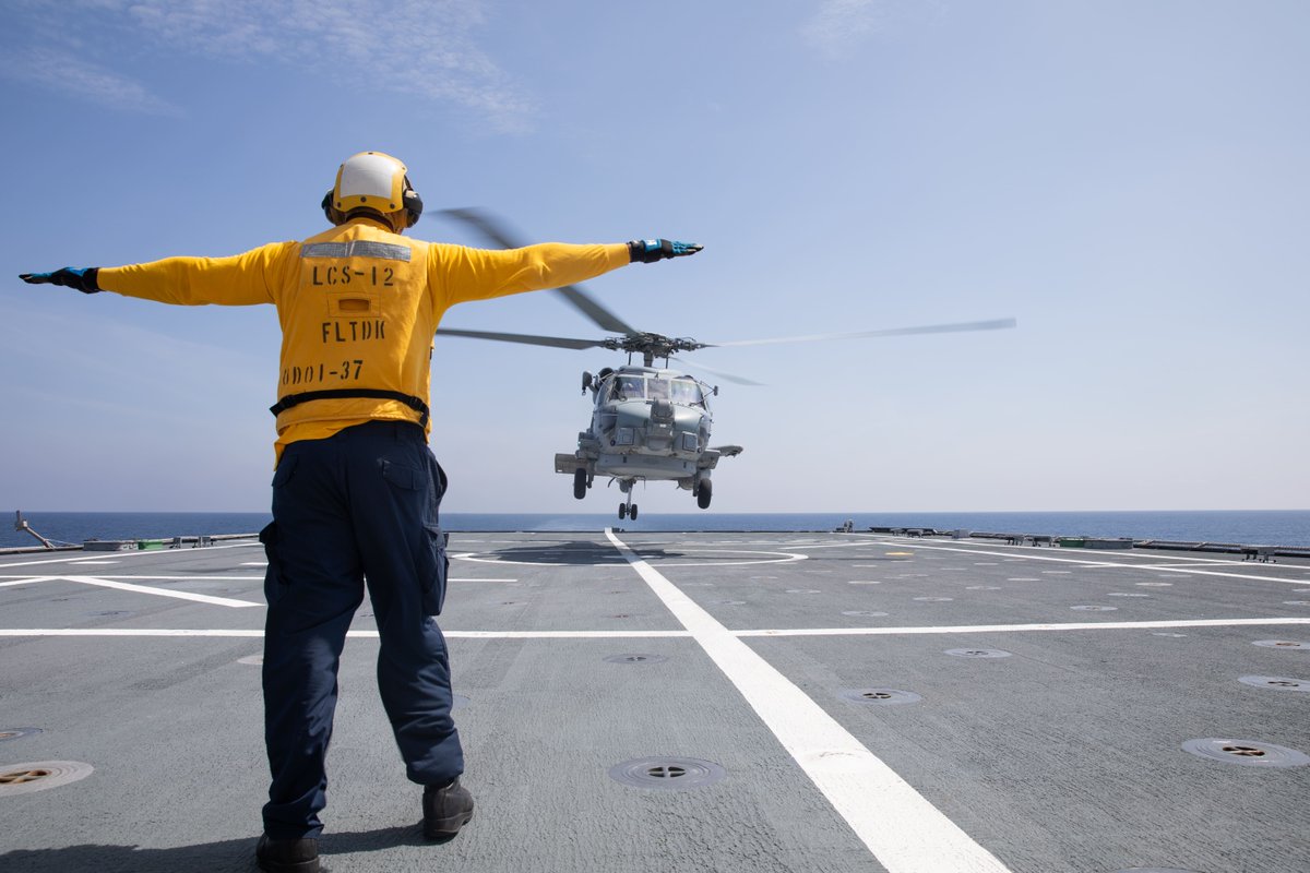 SurfaceWarriors's tweet photo. ๐ Surface Warriors of the USS Omaha Stay Busy at Sea with Flight Operation in the @US7thFleet area of operationsโ๏ธ
#NavyCapacity #NavyCapability https://t.co/uIF4AOIkMn