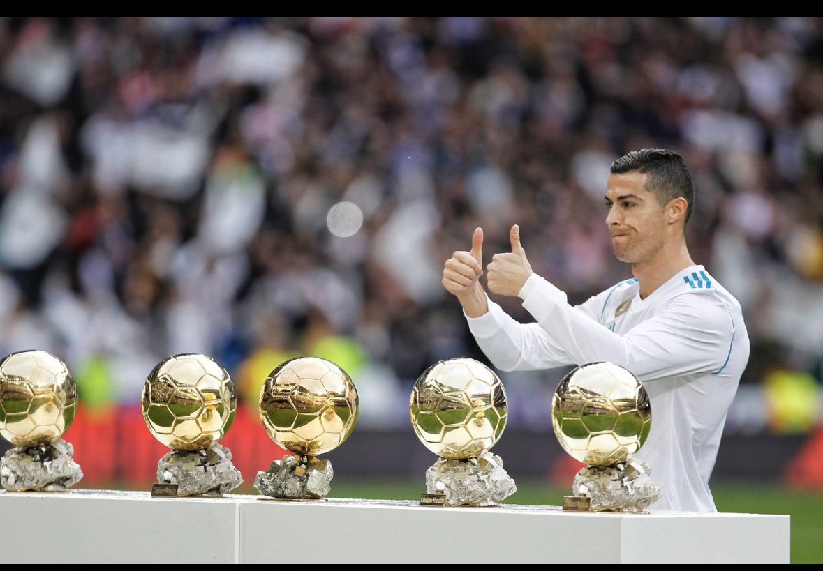 التاريخ لا يُمحى ولا يتغير. عاجبك مو عاجبك. هذا التاريخي وامامه هذه الانجازات اليوم هو لاعب في نادي اسمه النصر السعودي. تمسون على خير