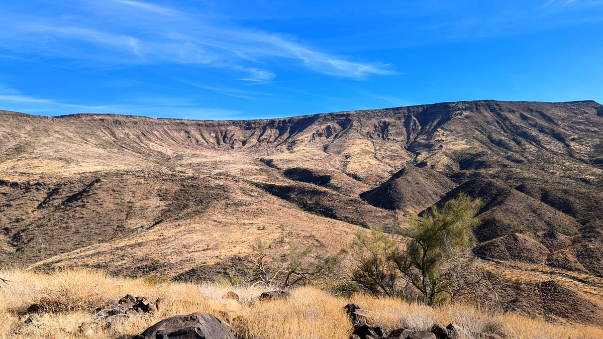 AZ_Patriot_1776's tweet photo. Did some off trail exploring in the mountains of New River, AZ this Saturday. Loving the cooler weather !
#hiking #adventure #wildernesssurvival #arizona #hikeaz #getoutside https://t.co/FpkPvCXYWa