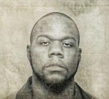 libsoftiktok's tweet photo. Meet Leon El-Alamin, a Democrat-endorsed sitting City Councilmember in Flint, MI. He was previously involved with violent gang activity and served 7 years in prison for weapons and drug charges.

A newly surfaced video from 2022 allegedly shows El-Alamin approaching one of his tenants' homes to evict them while wielding an AK-style firearm. This was reportedly related to an ongoing court dispute over the property.

He is currently running for re-election for the 1st Ward in Flint. His election is November 5th.

Michigan, vote wisely!