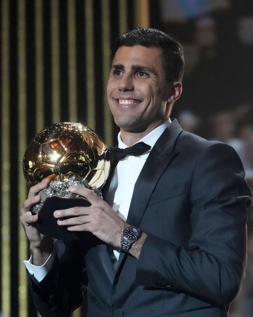 A #ManCity player has won the #BallondOr and THE ENTIRE WORLD has lost its mind! 😂