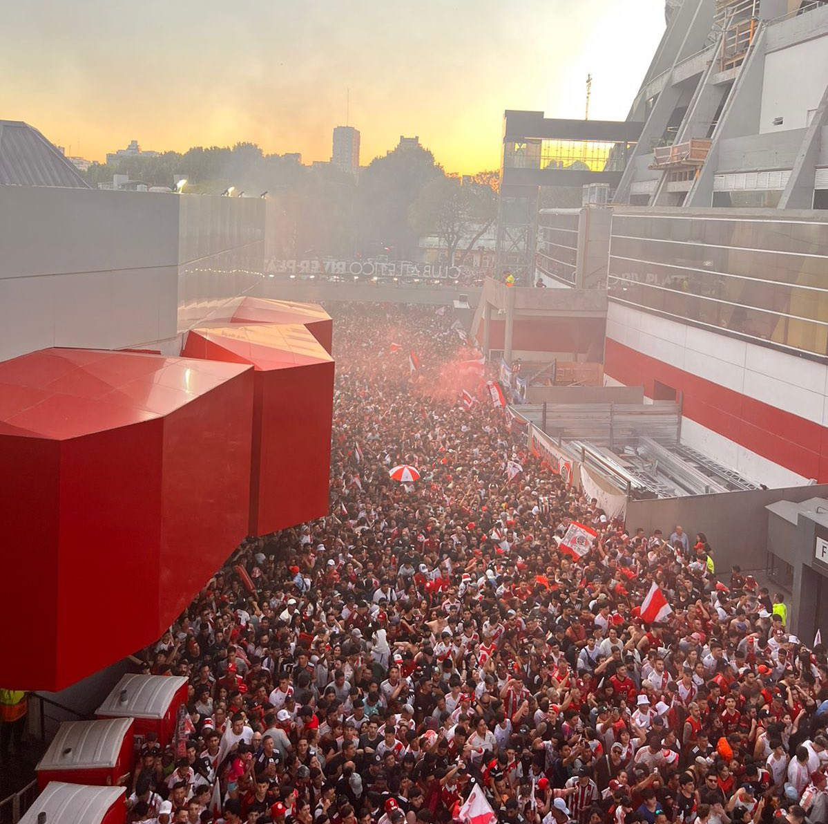 termoderiver's tweet image. Dejen la vida por esta gente.
