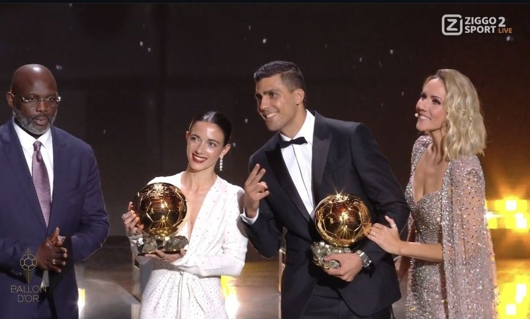 oprofessorp's tweet photo. Como se já não bastasse toda canalhice da France Football, ainda inventaram de colocar o Weah pra dar o prêmio pra um EUROPEU.

Não colocaram um negro servindo um branco à toa.

Cambada de filhos da puta. https://t.co/wLK12TbWsj