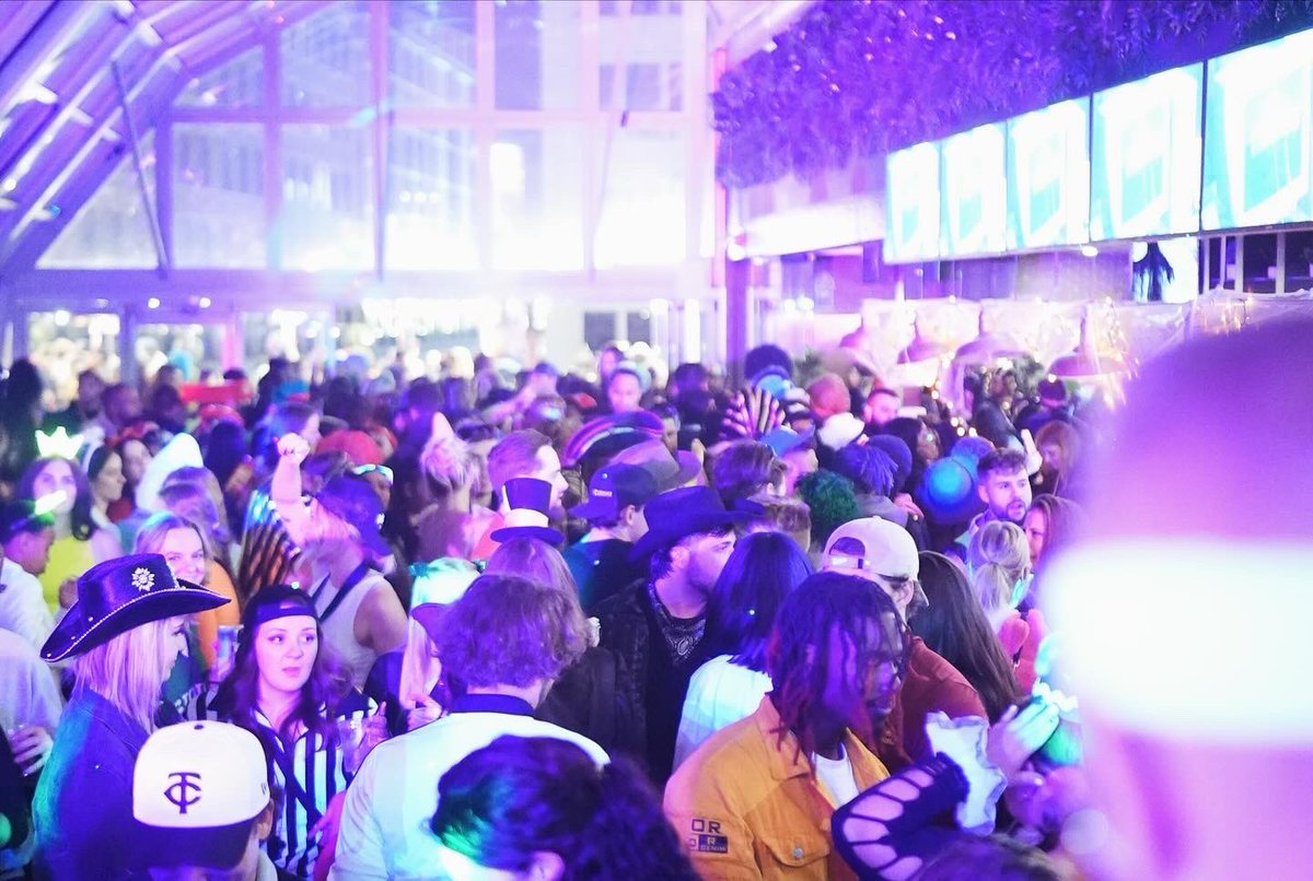 Another sold out Halloween Event at Union Rooftop s/o to everyone that made this possible! <a href="/mrpeterparker/">Mr 🅿️eter 🅿️arker</a> x #dmilonthewheelsofsteel #recap loading… 🔋🔋🔋📸 <a href="/whoishidef/">Hi-Def</a>
