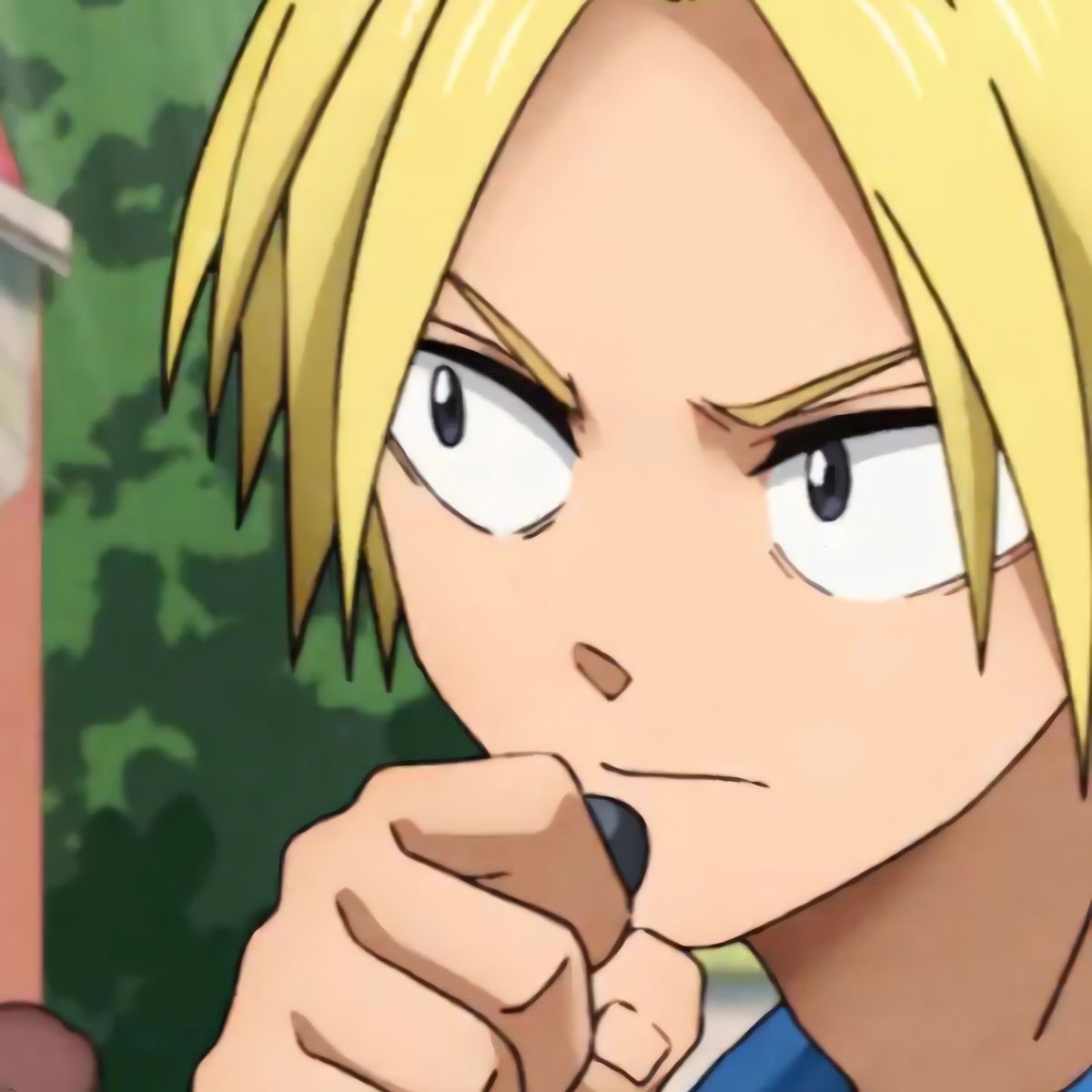 ᅠ

Halloween is around the corner and Mr. Sakamoto decided not to put out pumpkins… 

ᅠ