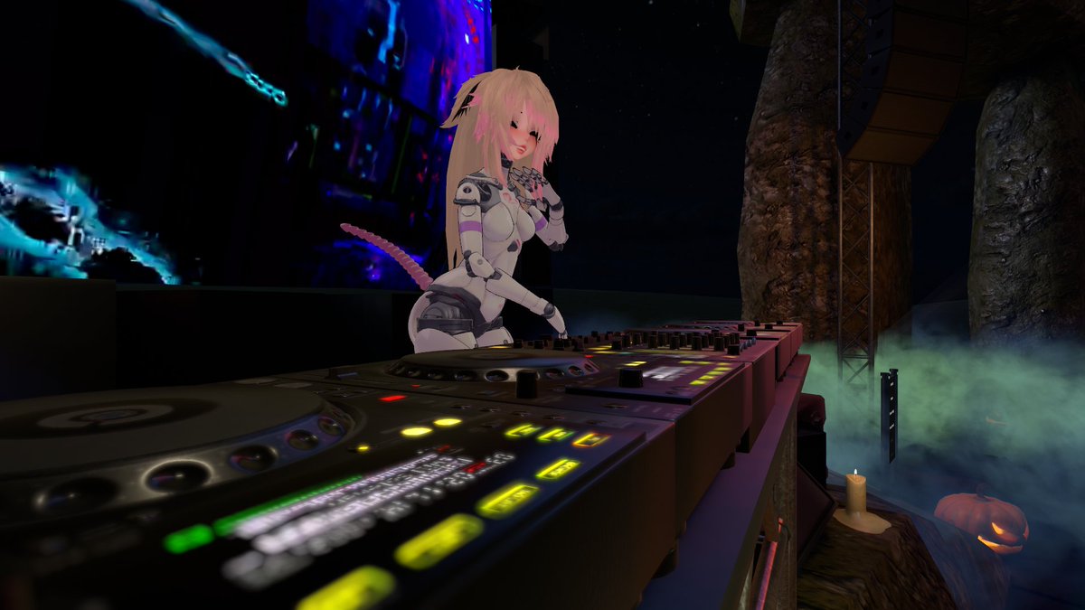 TheBloodSeraph's tweet photo. Shots from @DJ_PARIS01 performing at the Dr. Hardbeatz Halloween first stage this past Saturday. Was an absolute vibe ✨️ 

#vrchat #vrccommunity #dance #rave #edm #vrc #danceparty #music https://t.co/S10PG4UC2X