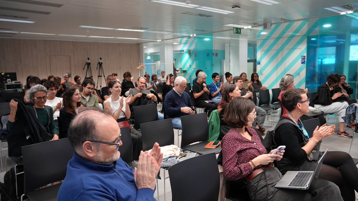 Mediacciones's tweet photo. Imatges del 23-10 a la taula rodona “Patrons foscos. Disseny algorítmic i exclusió social”. Presentada per @gsancornelio amb @mariapetitv  @alicia_demanuel i Joan Caballero @SomConnexio, moderada per @EfrainFoglia
@UOCinfocom en el marc de @BcnDesignWeek
📸Ainhoa Garcia Caruana https://t.co/W5CLjjTu0L