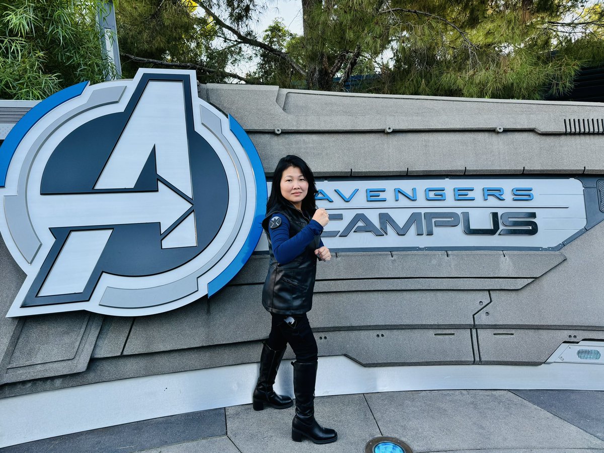 davel114's tweet photo. @MingNa hi Ming — see my friend at Disneyland as Agent May last week at Disneyland 😀 https://t.co/1AgnKxDdrF