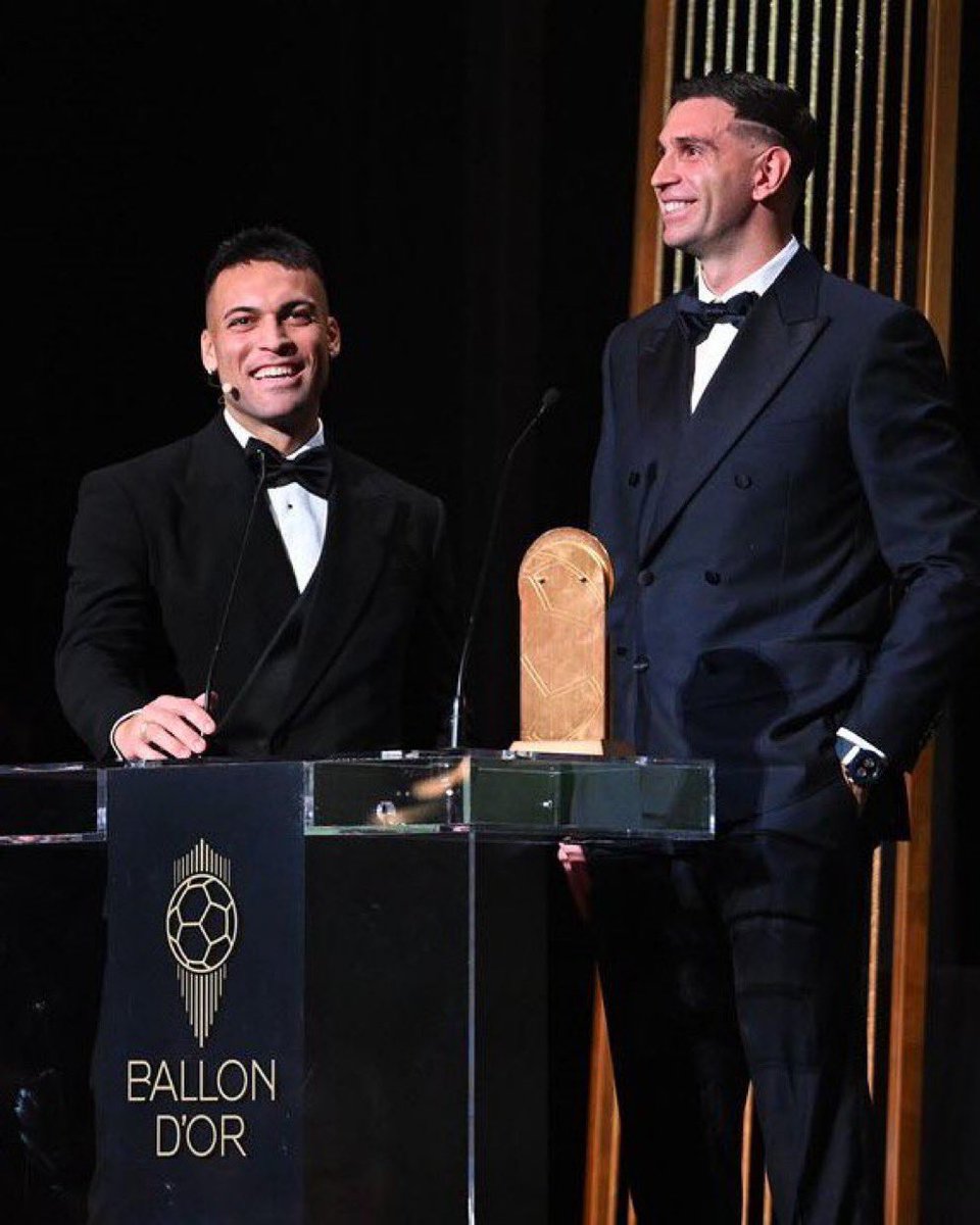 htm_sf's tweet photo. The goat of the goalkeepers 🐐🔥

@emimartinezz1 
@AFASeleccionEN 
#GOAT 
 #BallonDor https://t.co/WMjRkMheGQ