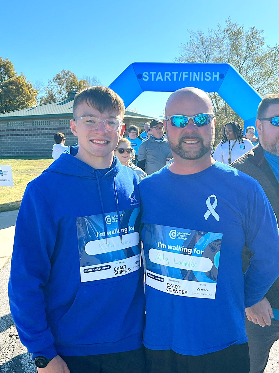 Coach_GeoffL's tweet photo. A great day Saturday. We had a large group participate in the Walk to End Colon Cancer, in honor of Kathy, at Creve Coeur Park. Thank you to everyone who came out and supported the cause, and/ or donated. #WalkLoud #FUcancer https://t.co/P1twvy0kBu