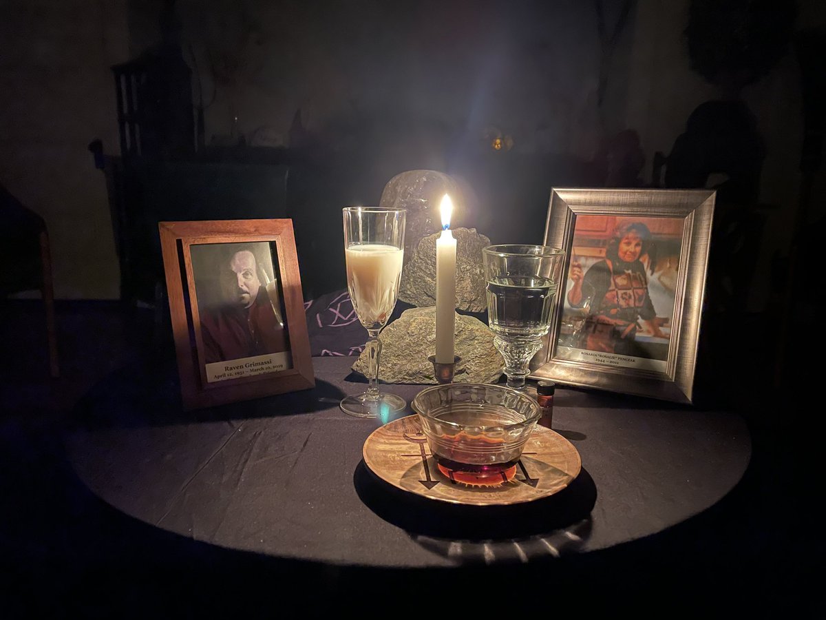 ToWitchcraft's tweet photo. Day 2 of the Samhain Septina of the Ascension of All Souls:
Ancestors of Milk and Honey 
Oct 28 
@penczak 

Candle: White
Offerings: Water, Milk with Honey https://t.co/kRQ1PCdOPs