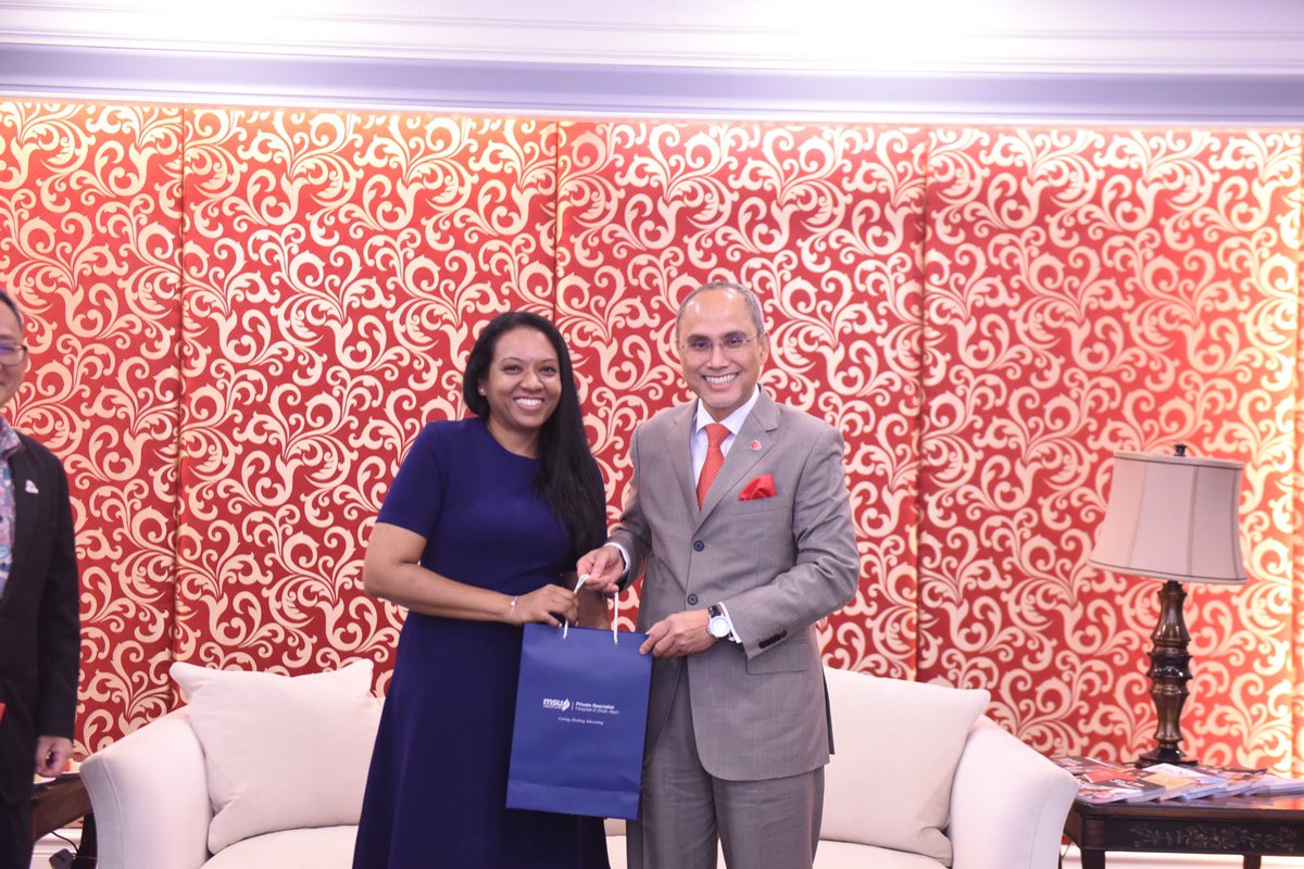 MohdShukriYajid's tweet photo. Received courtesy visit from  @protecthealthco CEO, En. Zainal Abidin Shariff and entourage. Healthcare management led our discussion, with insights for better impacts to the community. Collaboration &amp; innovation are keys to betterment. @msumcmalaysia @MSUmalaysia https://t.co/3kGl4cI8zi