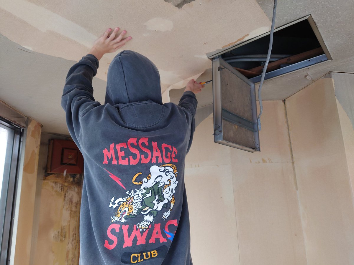 仕事スタート🔥

本日は、長男のお気に入りのパーカーで
<a href="/PageTurner2359/">PageTurner official</a>

x.com/Suspicious_cor…