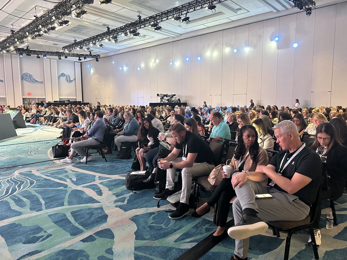 WorkdayEvents's tweet image. Our team is in Orlando and we’re ready to reimagine HR with the best: #GartnerHR 2024 🥳 Come visit us throughout the week, where we’re lighting the path to the future of work with Workday Illuminate.