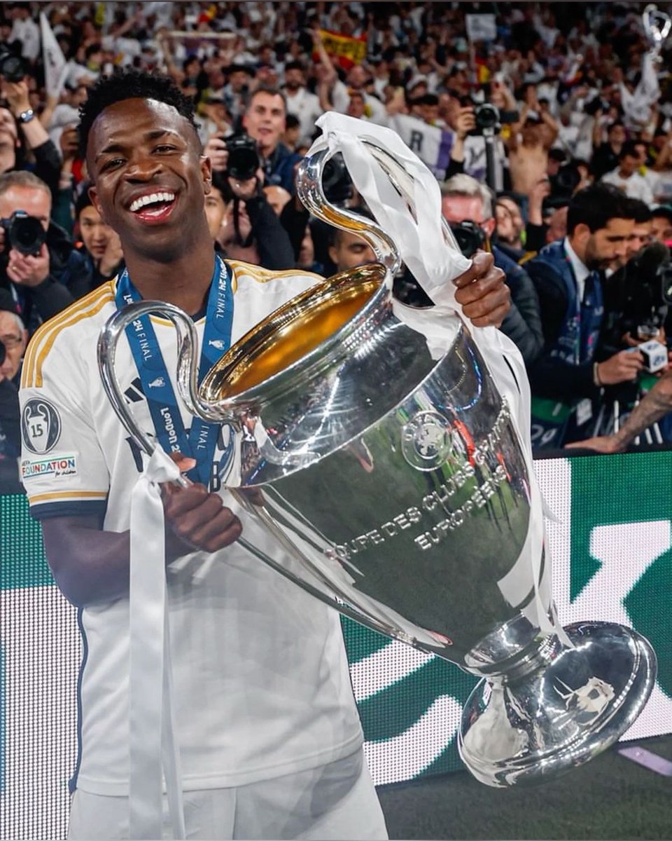zoomafrika1's tweet photo. If by criteria, Vinicius Jr is not named the winner, why is Carvajal not named the winner?  He meets all criteria’s. Individual, team, consistency.  RACISM IN REAL IN FOOTBALL https://t.co/onatdlSBa2