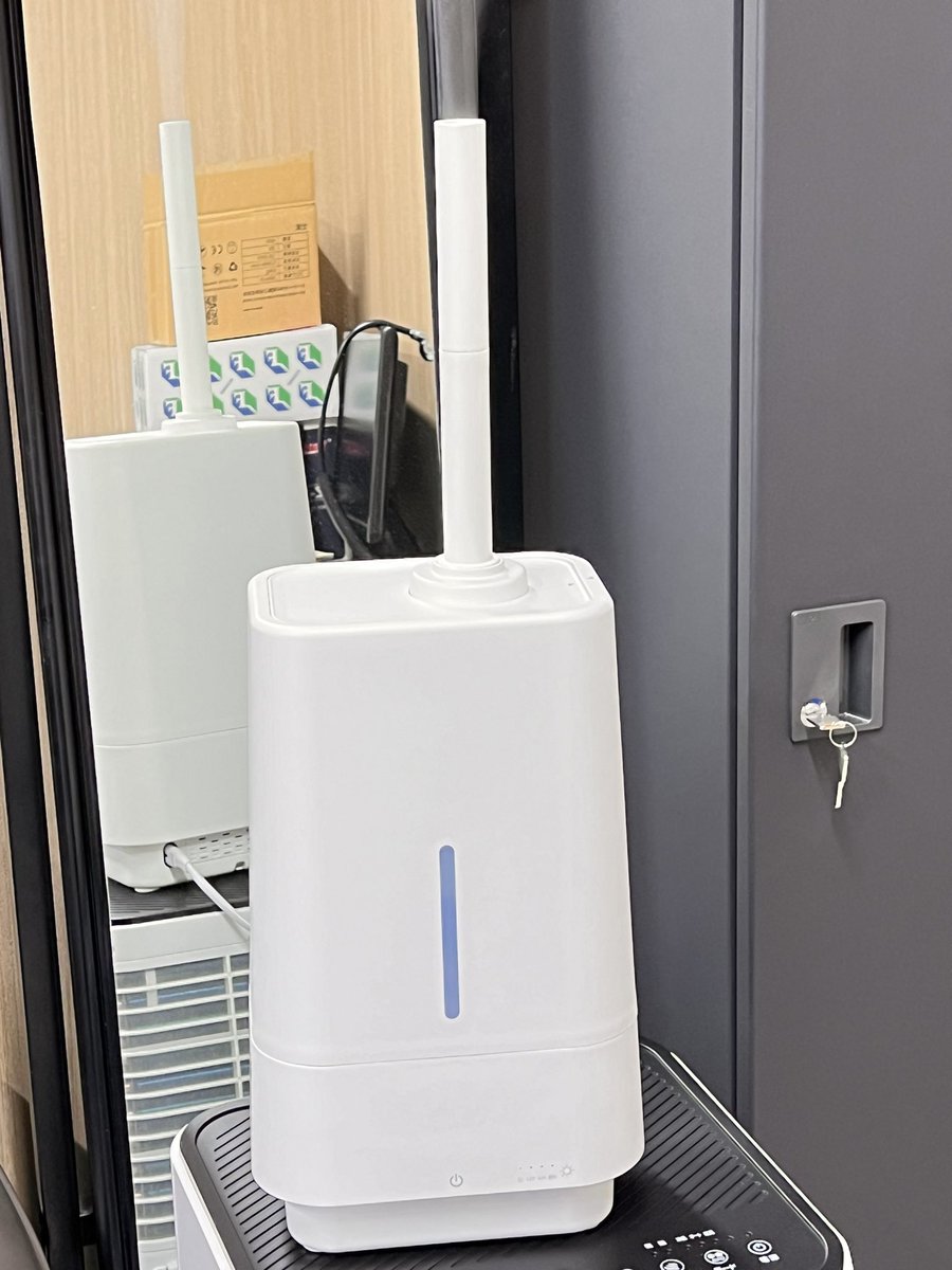 midorinosono_R's tweet photo. スマイルみどり屋で購入した加湿器！この時期の必須アイテムデス。価格がなんと！激安で、もはやこれを買わない訳はないです。連続26時間が魅力！
#加湿器
#陸別町
#スマイルみどり屋
#就労B https://t.co/LrJlSmOO1r