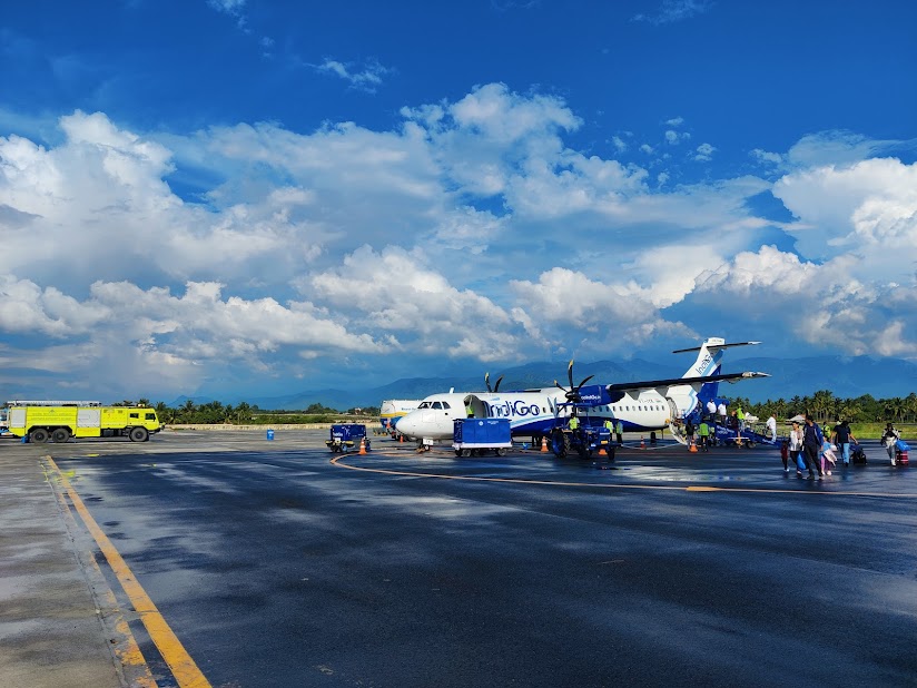 TheSalemNew's tweet photo. It's anniversary for @IndiGo6E at #SalemAirport🥳 Started SXV - HYD &amp; BLR on this day last year😍

1 year of Indigo @ #Salem Airport 👏

Thank You, #Indigo!

Looking forward for strengthen your fleet from SXV. 2nd Daily to MAA, Daily to HYD, BLR &amp; Other potential routes like TIR. https://t.co/VZYsq6BZyz