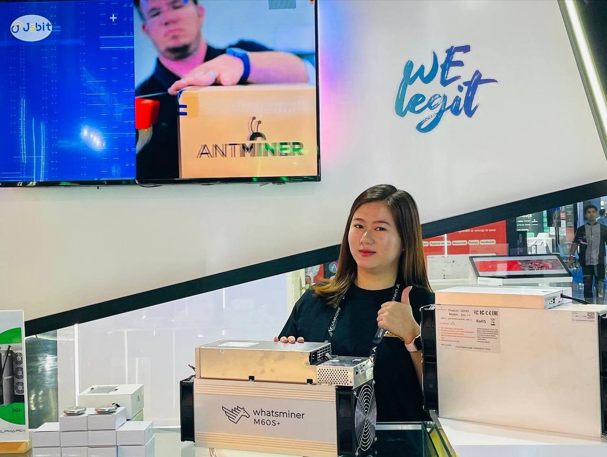 AmyJsbit's tweet image. Jsbit Mining team attended Blockchain Life 2024 event in Dubai.