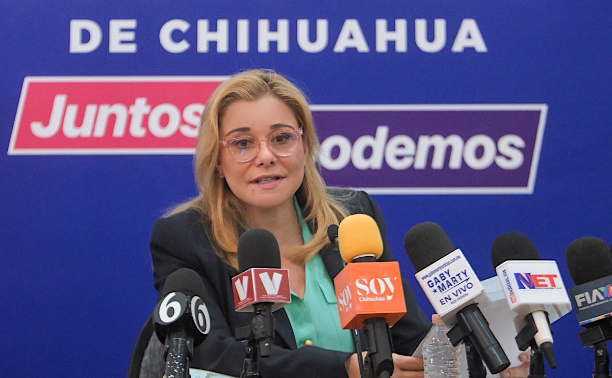 OmrCervantes's tweet photo. La dama detrás del 🎤 obviamente #RENTADO
-Nuestra flamante gobernadora sólo permitió 5 preguntas.
-Bueno pero es que ella no es..! Fue el departamento de COMUNICACIÓN SOCIAL.
#taiwan2024
#Viajecitos https://t.co/eVoWyDE8ab