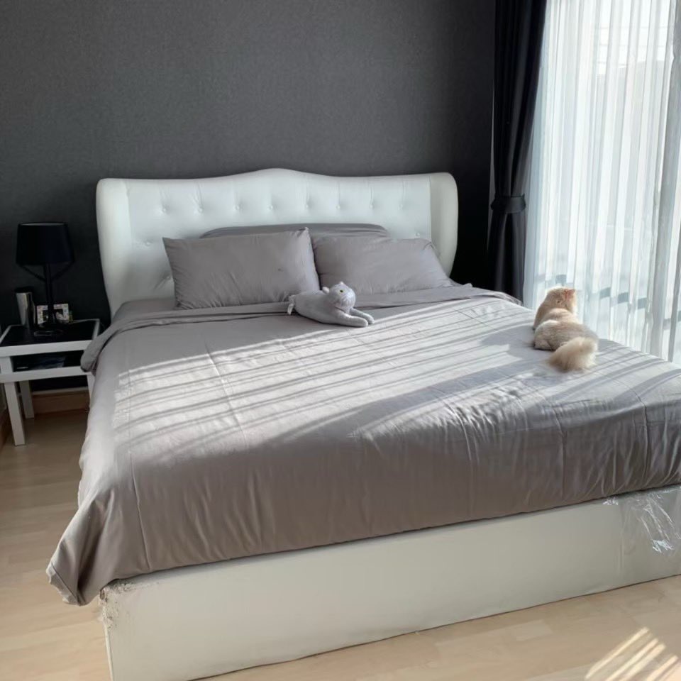 beneathbedding's tweet photo. 🩶 รีวิว Gentry Grey สีเทาที่จริงใจ 🩶
ห้องนอนสุดเรียบหรู ความ High Class มาเต็ม
Beneath. ยิ่งนอน ยิ่งนุ่ม 🛌✨
Long-Staple COTTON 100% ทอแบบ Sateen 460 TC ใช้ Single Ply Yarns https://t.co/28TmCIKj8b