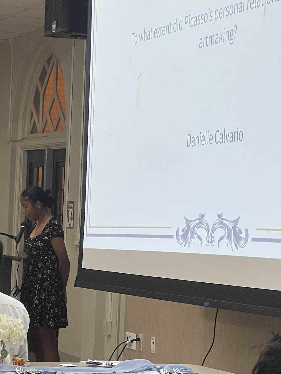 Danielle Calvario (@danni2025) on Twitter photo 