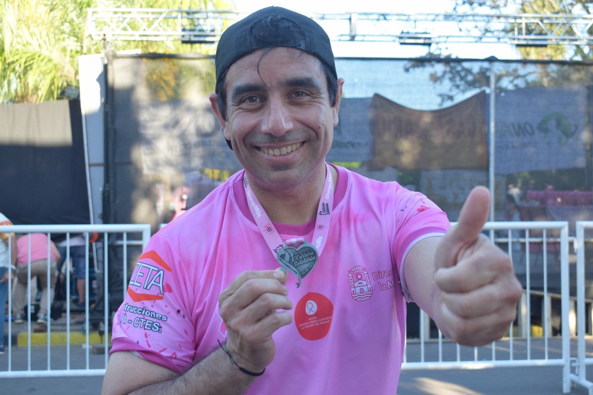 Seba_Goya's tweet photo. 👉Las carreras más difíciles son las que no se corren 🏃‍♂️
💕 Esta carrera no fue solo mía, fue por mi #abuela, ( la que me ayudó a llegar), por cada #mujer que pelea día a día, por las que ganaron, y también por las que no están. Su valentía vive en cada paso que damos por ellas. https://t.co/7RIecnJ7DA
