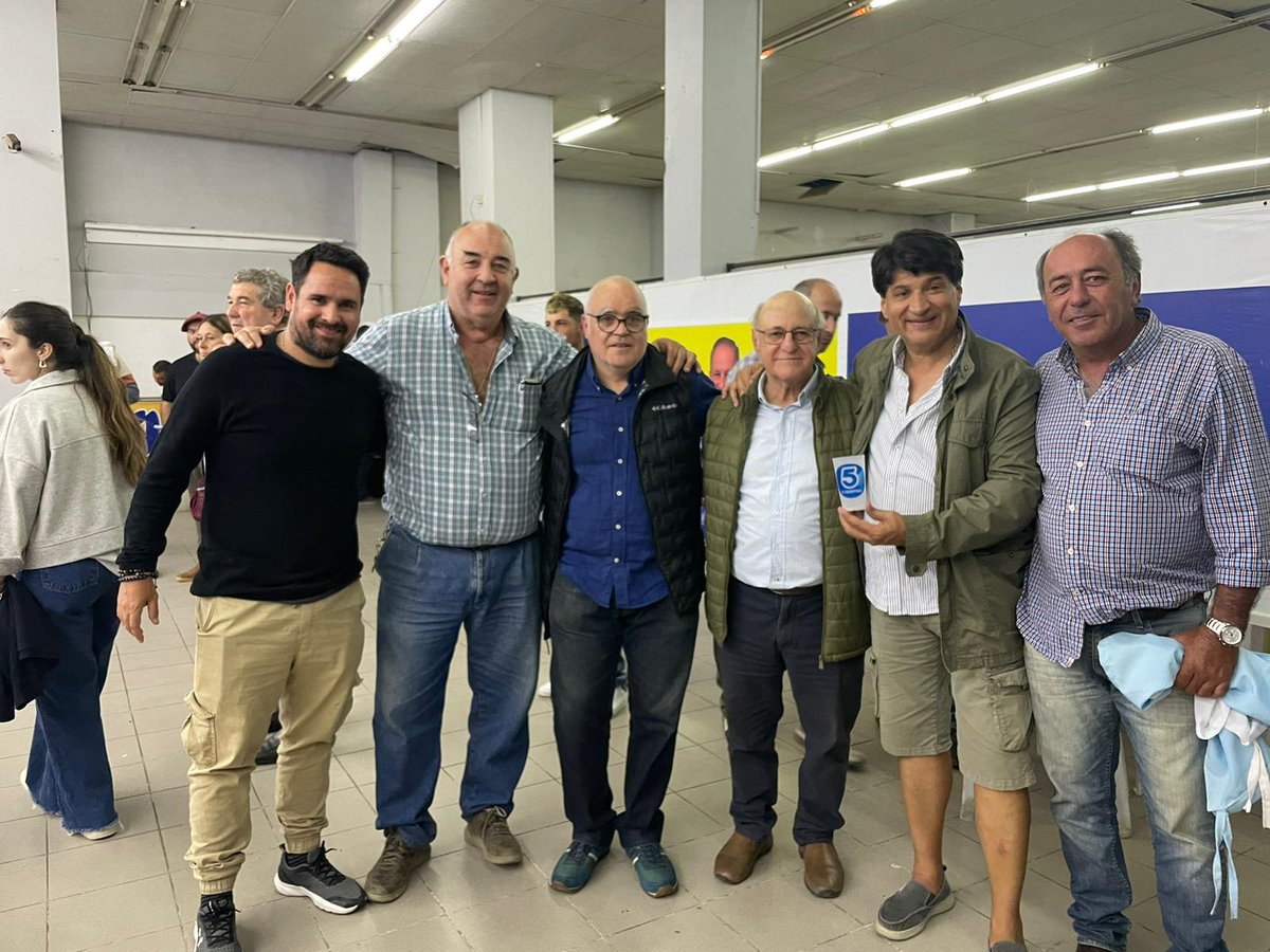 cusadiputado's tweet photo. Nuestro grupo  @lista5uy  se consolida como la  tercer fuerza política del Partido Nacional a nivel País. 

Un proyecto político que se afianza con  solo unos pocos  meses de creación, sigue en constante  crecimiento en Montevideo y en el interior del País.

 Arriba Tacua ! https://t.co/HoHOqEKfhT