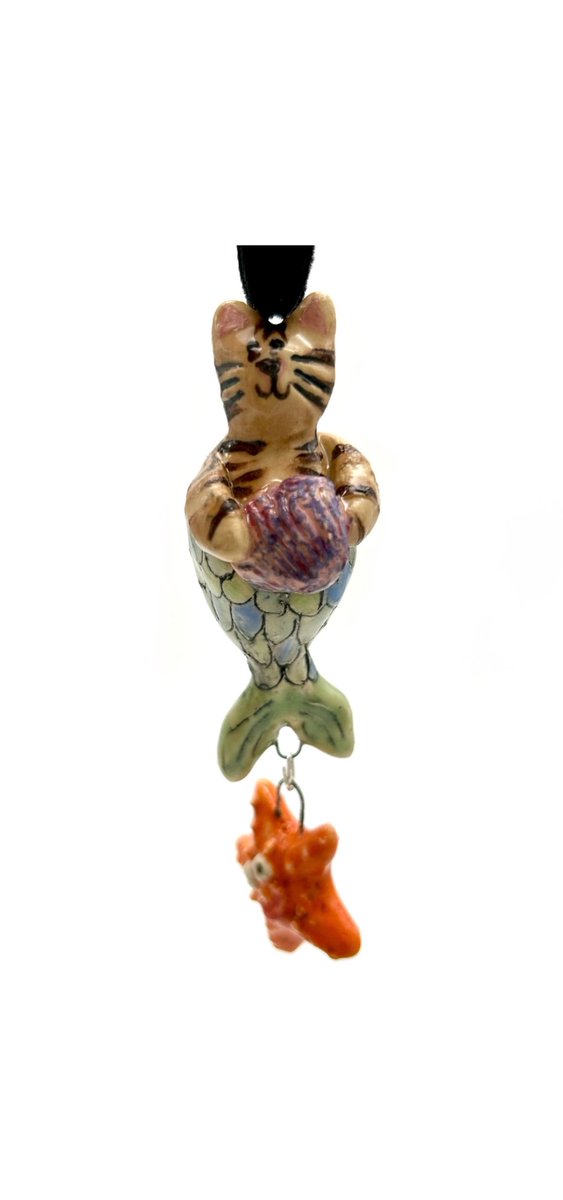 ZenCatPottery's tweet photo. Purrmaid Ornament https://t.co/9rNOnEz2K5 #mermaidcat #mercat #mermaidornament #mermaidcatornament #catlovergift #mermaidlovergift #handmadeceramics https://t.co/AHweQaNBdW