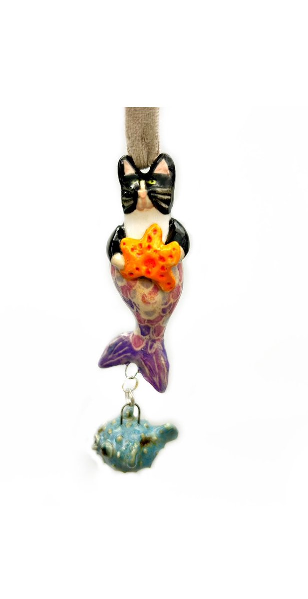 ZenCatPottery's tweet photo. Purrmaid Ornament https://t.co/9rNOnEz2K5 #mermaidcat #mercat #mermaidornament #mermaidcatornament #catlovergift #mermaidlovergift #handmadeceramics https://t.co/AHweQaNBdW